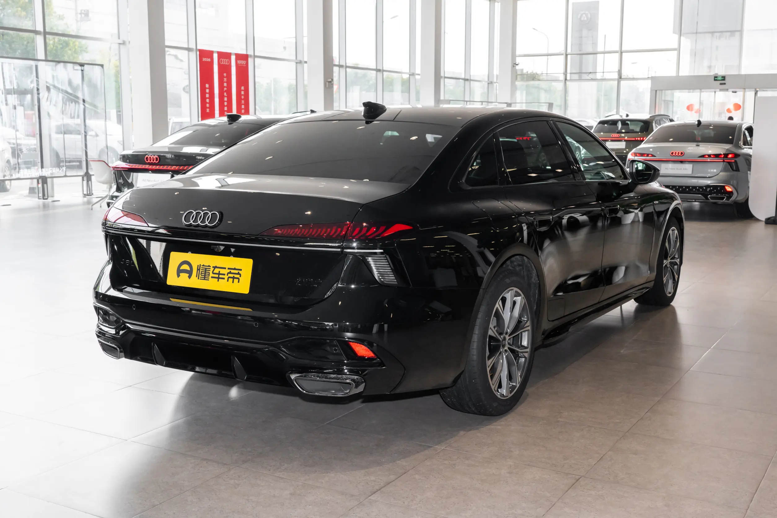Audi A6L: купить под заказ из Китая