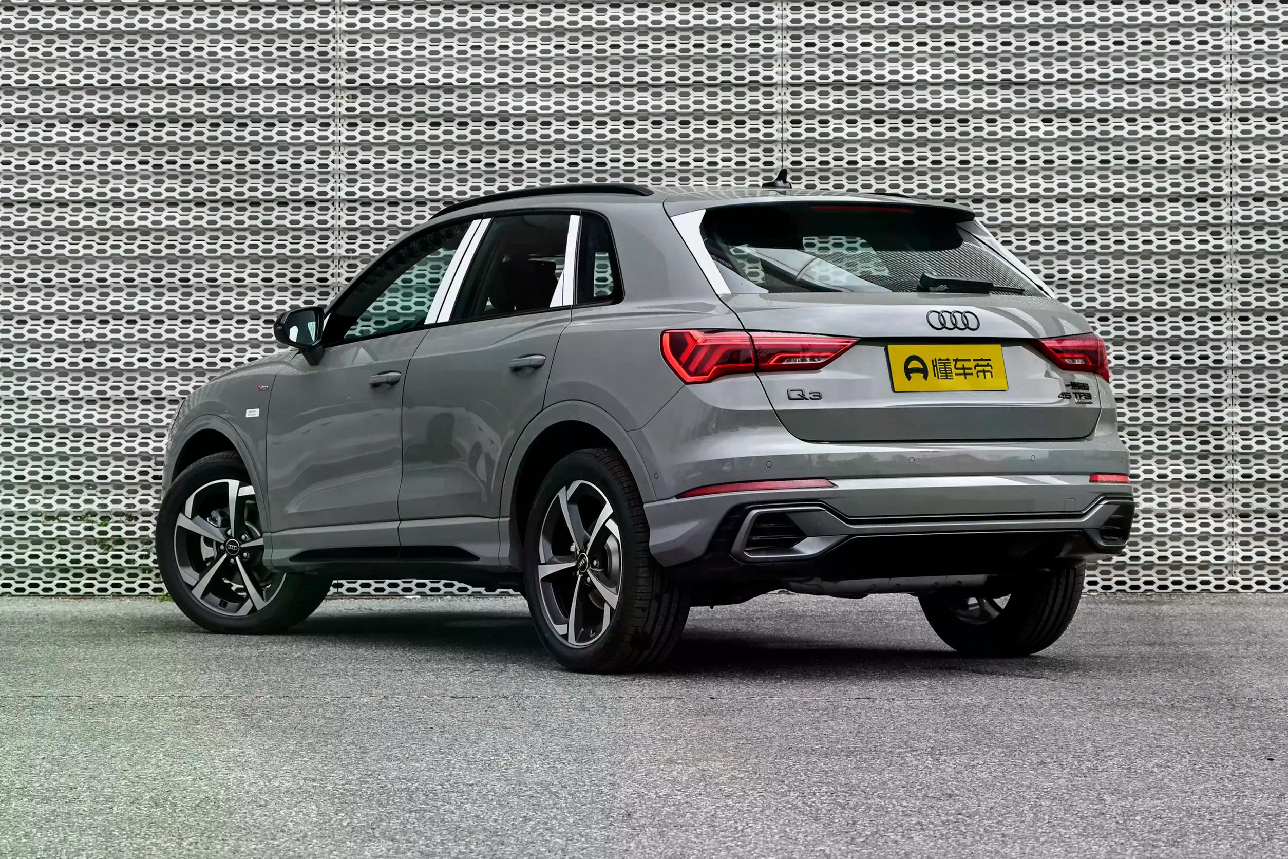 Audi Q3 — салон и оснащение