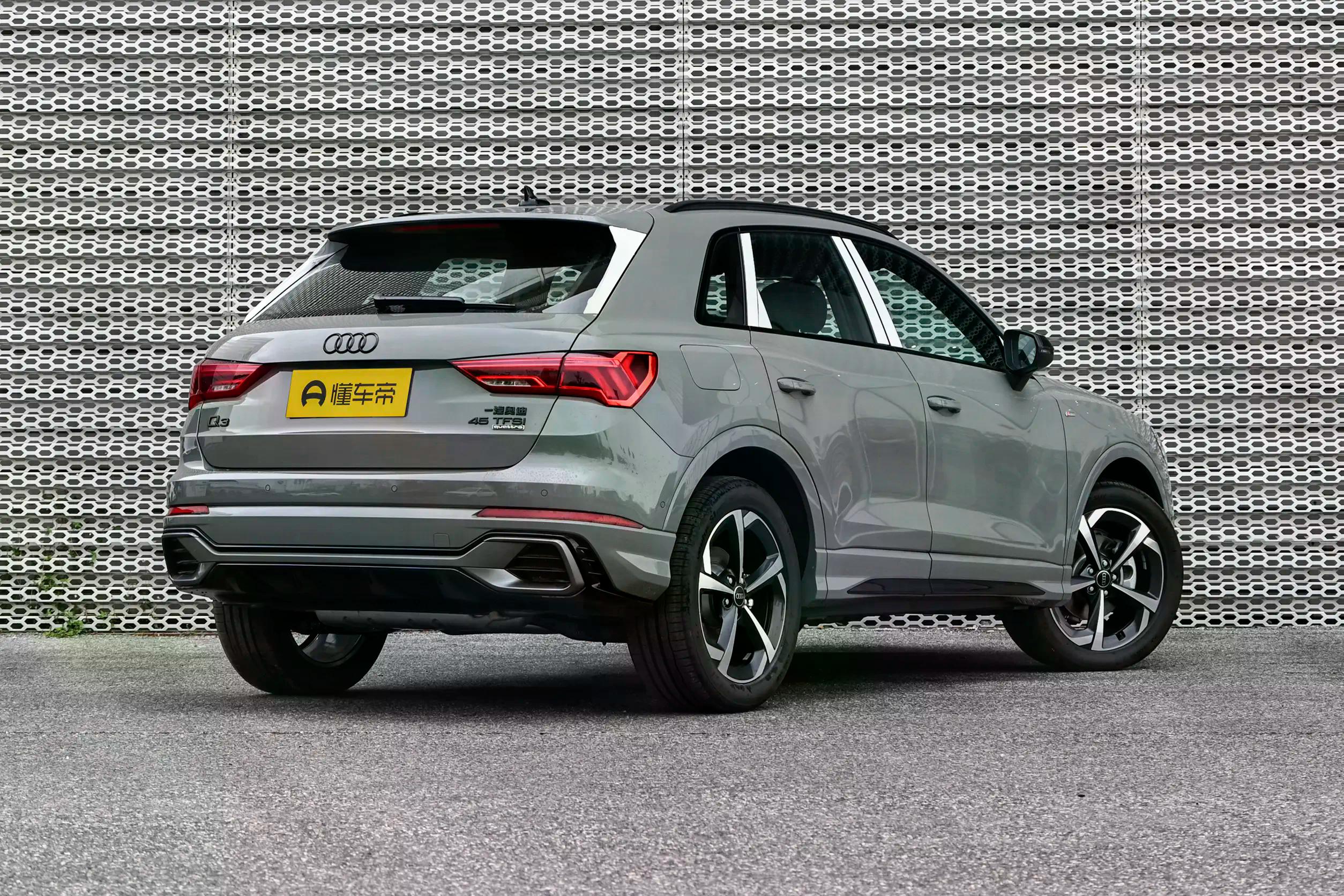 Audi Q3 — вид сзади