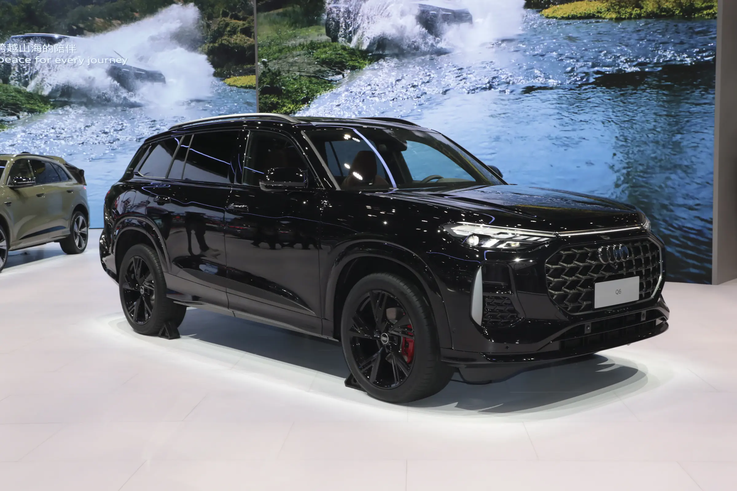 Audi Q6 MAX: купить под заказ из Киргизии