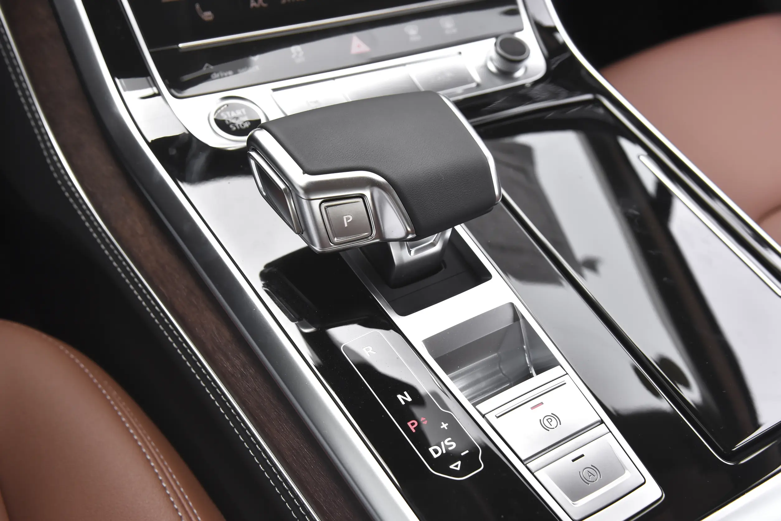 Audi Q7: купить под заказ из Китая