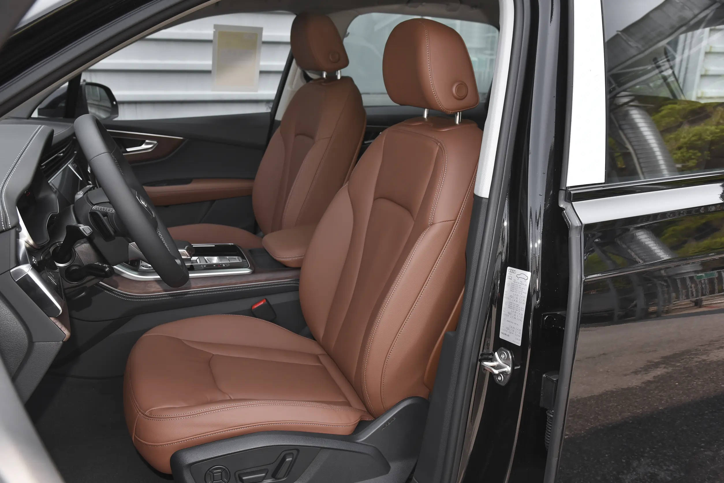 Audi Q7: купить под заказ из Китая
