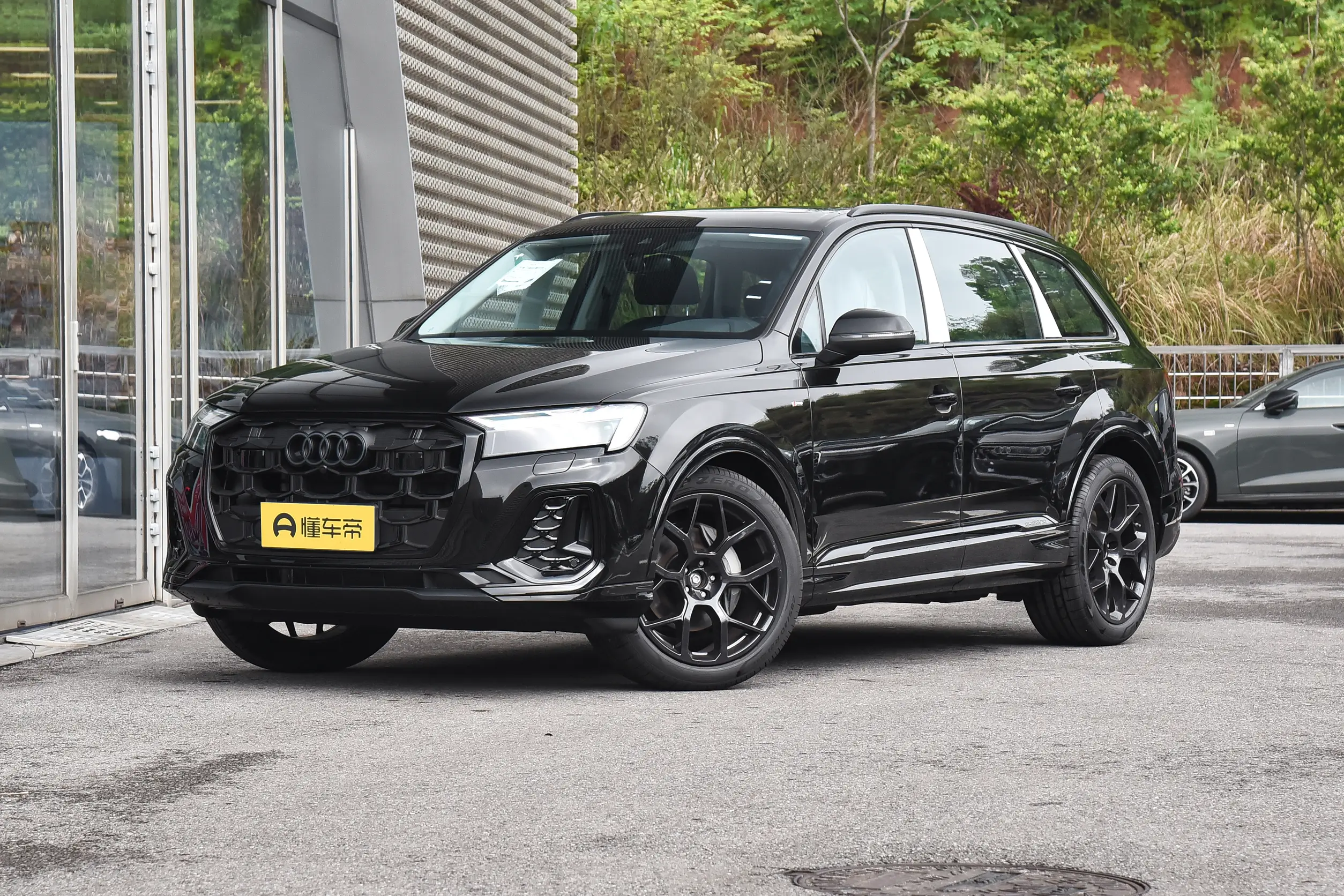 Audi Q7: купить под заказ из Китая