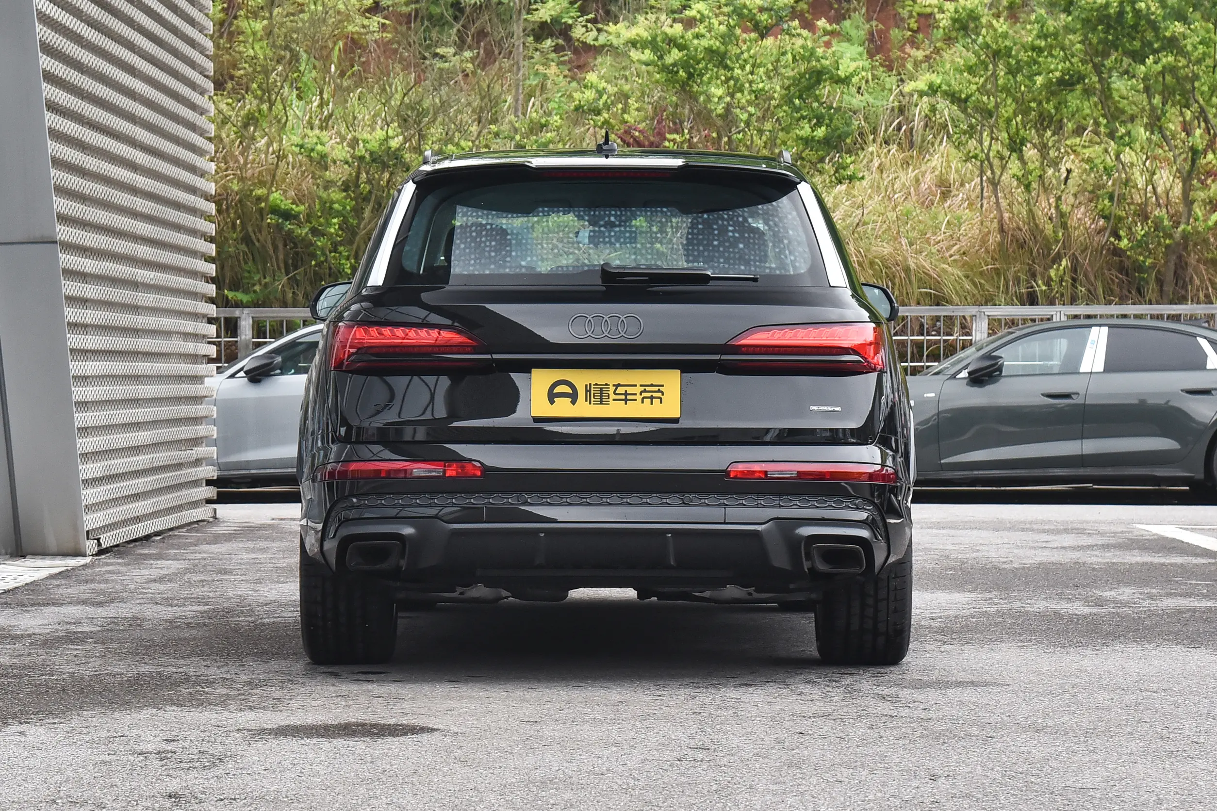 Audi Q7: купить под заказ из Китая