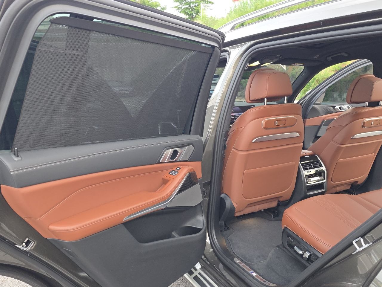 BMW X7 40i M Sport (7 мест): авто из Кореи под ключ