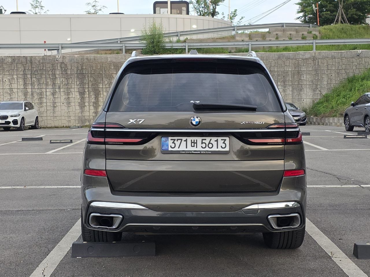 BMW X7 40i M Sport (7 мест): авто из Кореи под ключ