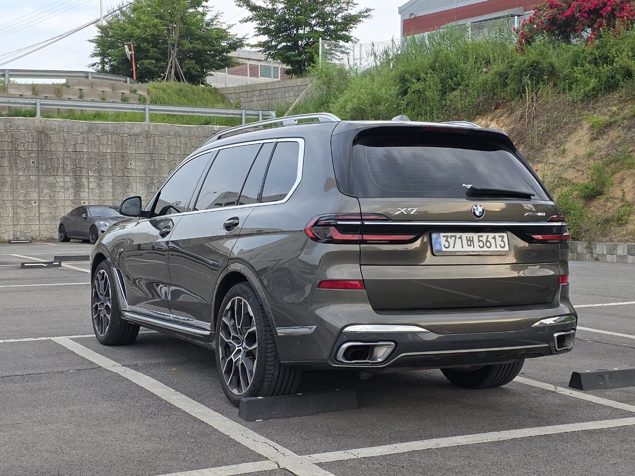 BMW X7 40i M Sport (7 мест): авто из Кореи под ключ