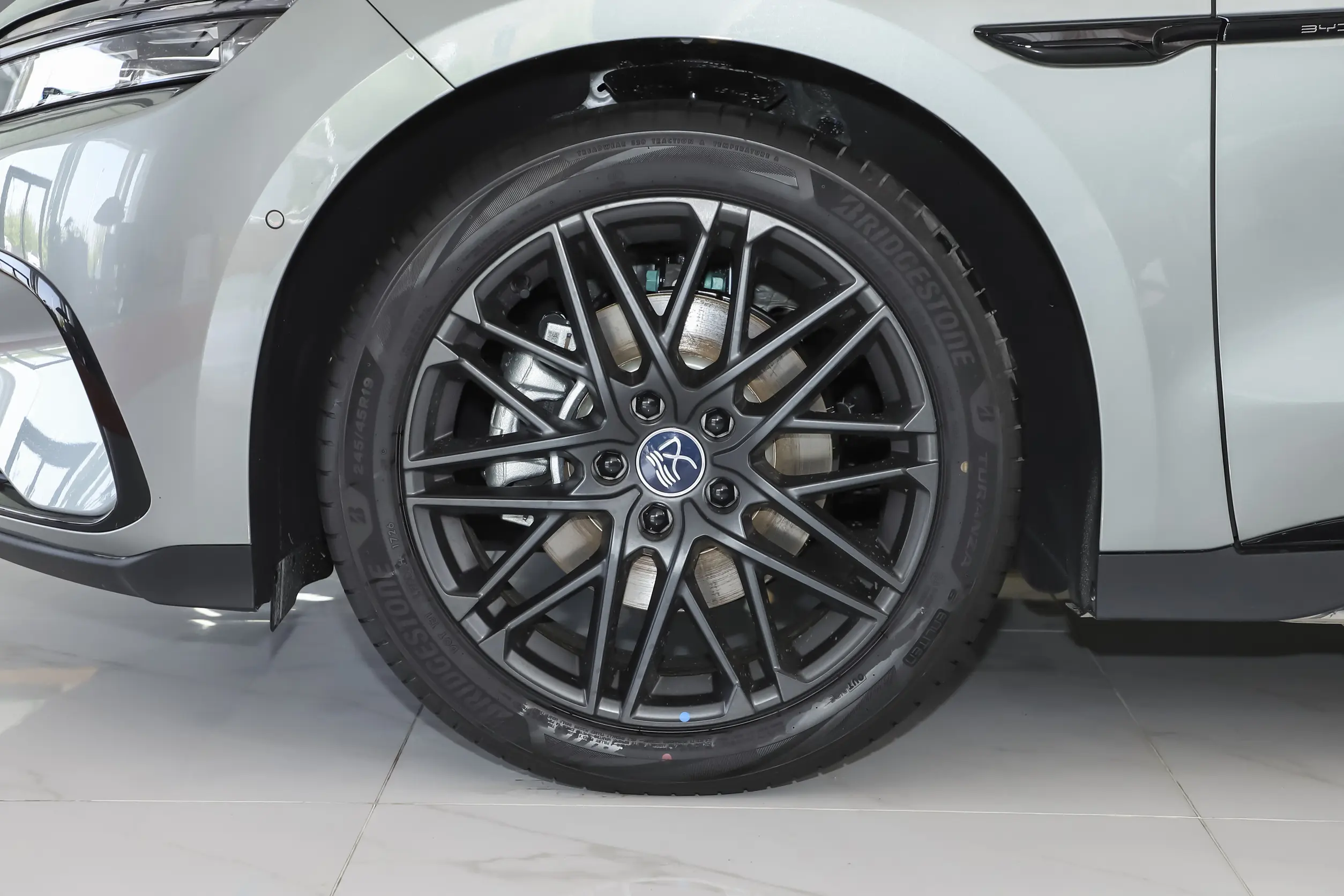 BYD Han: купить под заказ из Китая