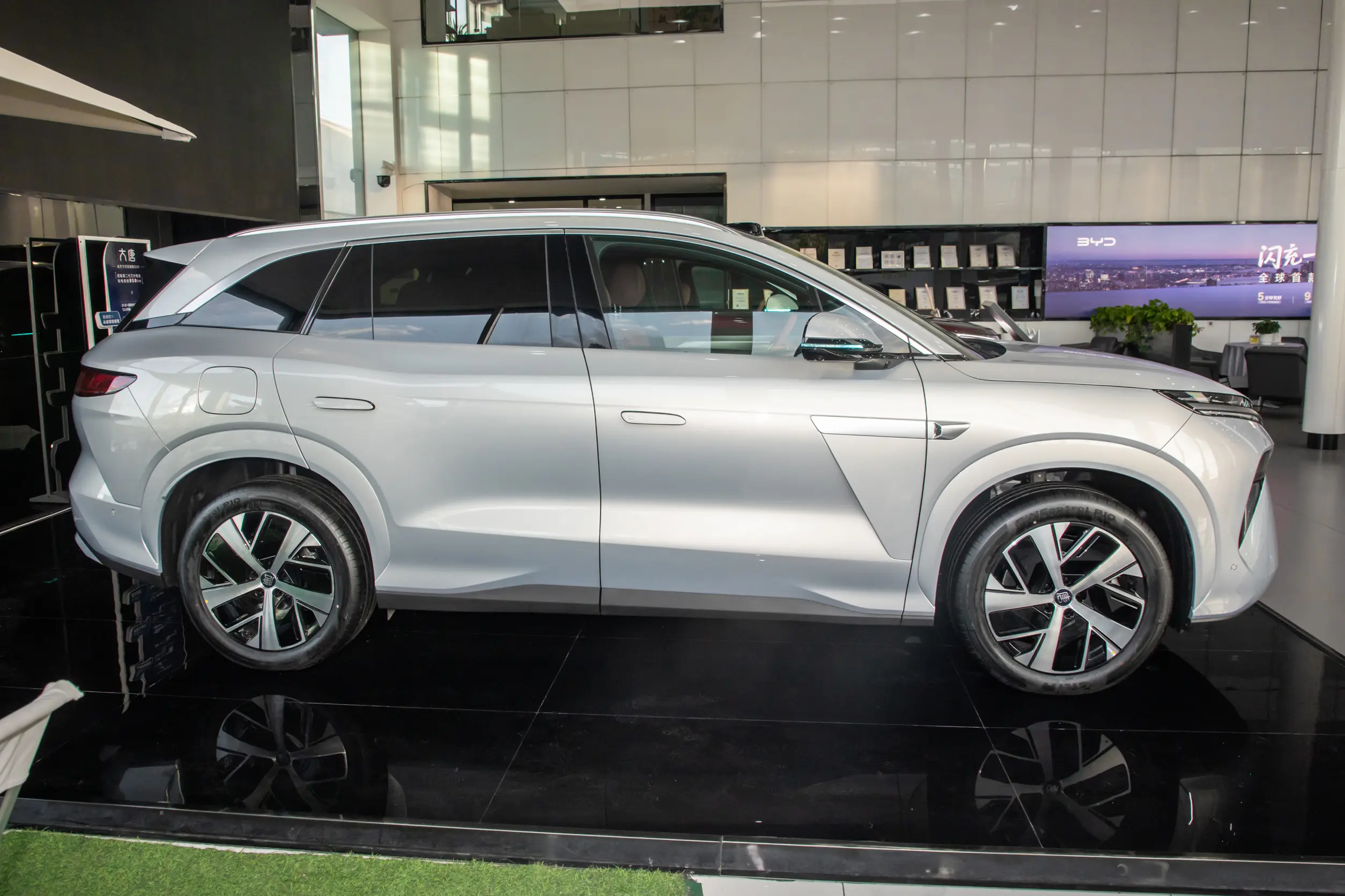 BYD Tang: купить под заказ из Китая