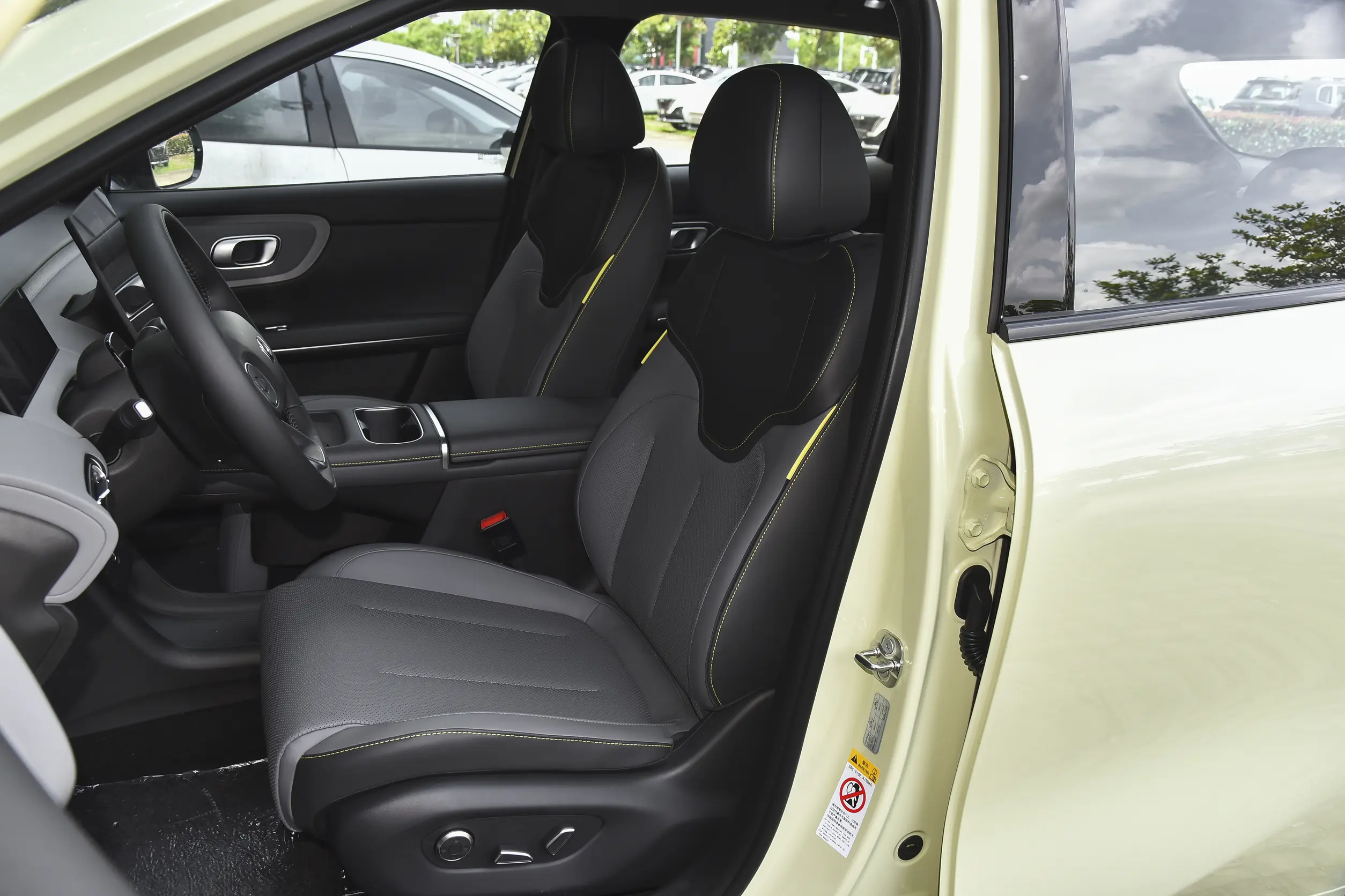 Changan Qiyuan Q05: купить под заказ из Китая