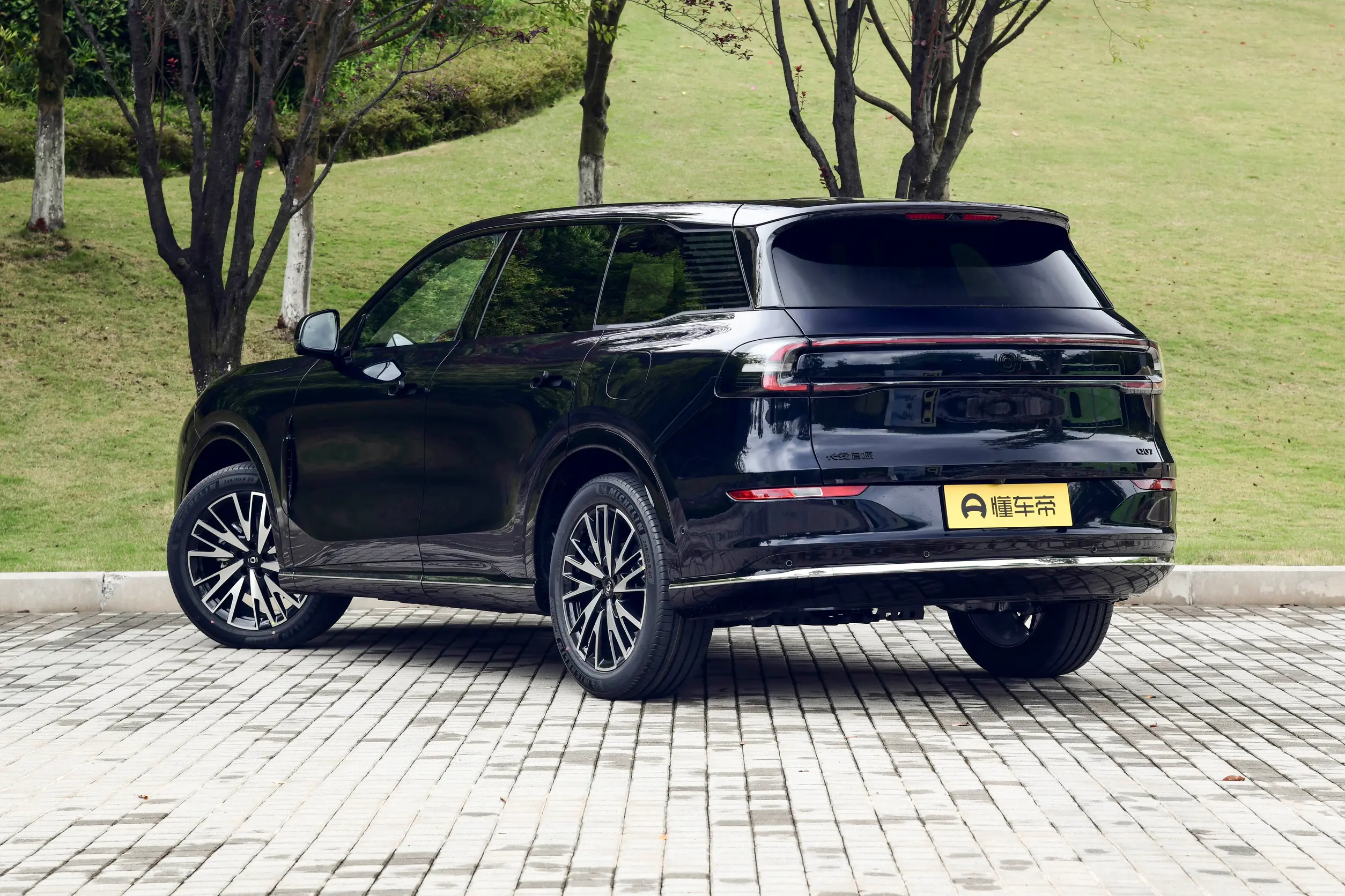 Changan Qiyuan Q07: купить под заказ из Китая