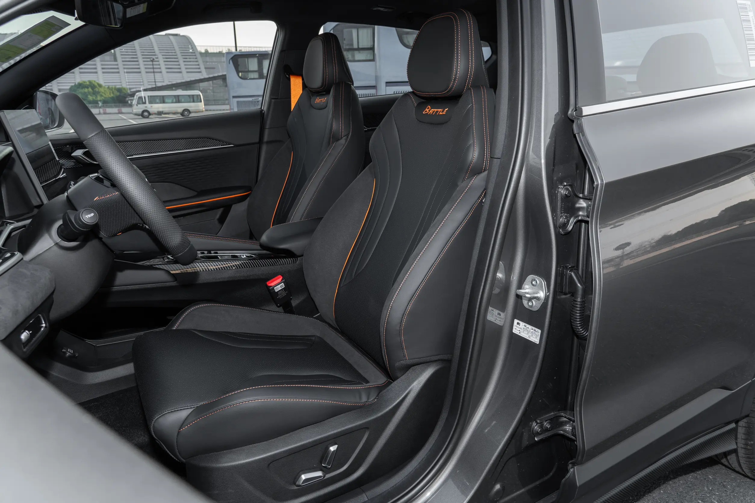 Geely Coolray: купить под заказ из Китая