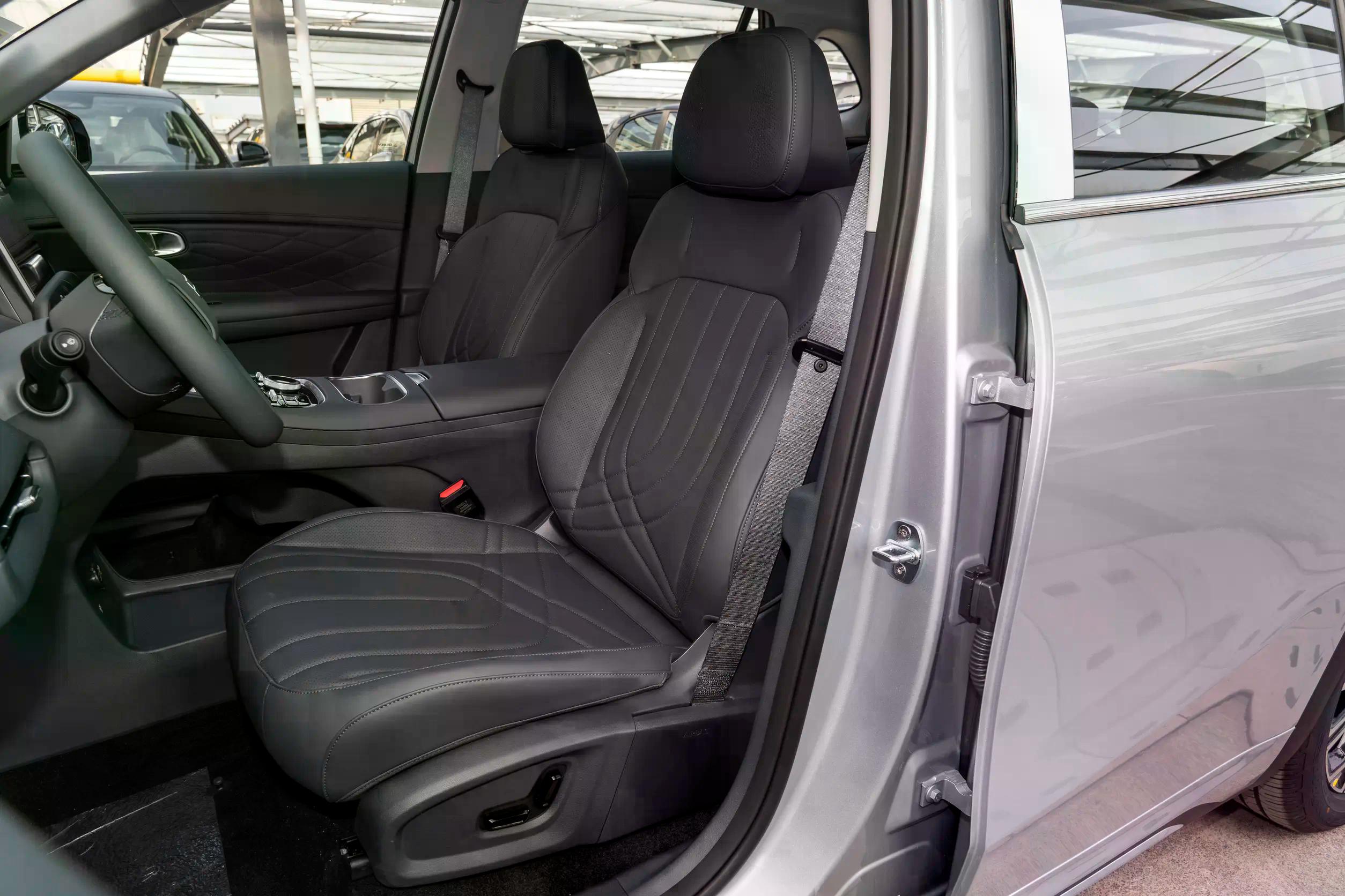 Geely Galaxy Starship 7: купить под заказ из Киргизии