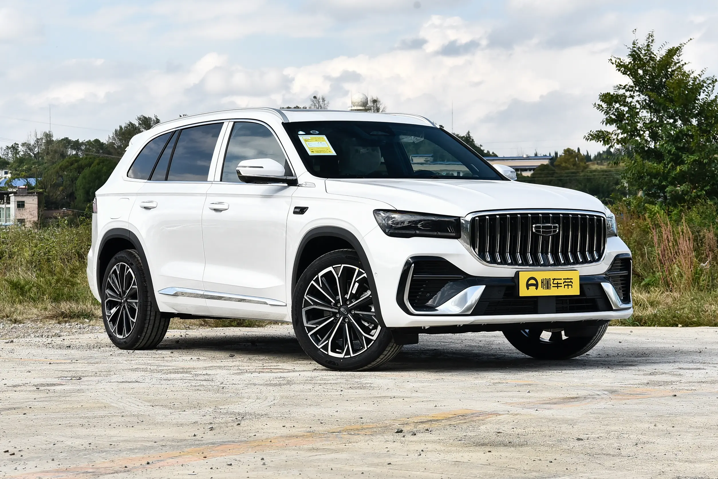 Geely Monjaro: купить под заказ из Киргизии