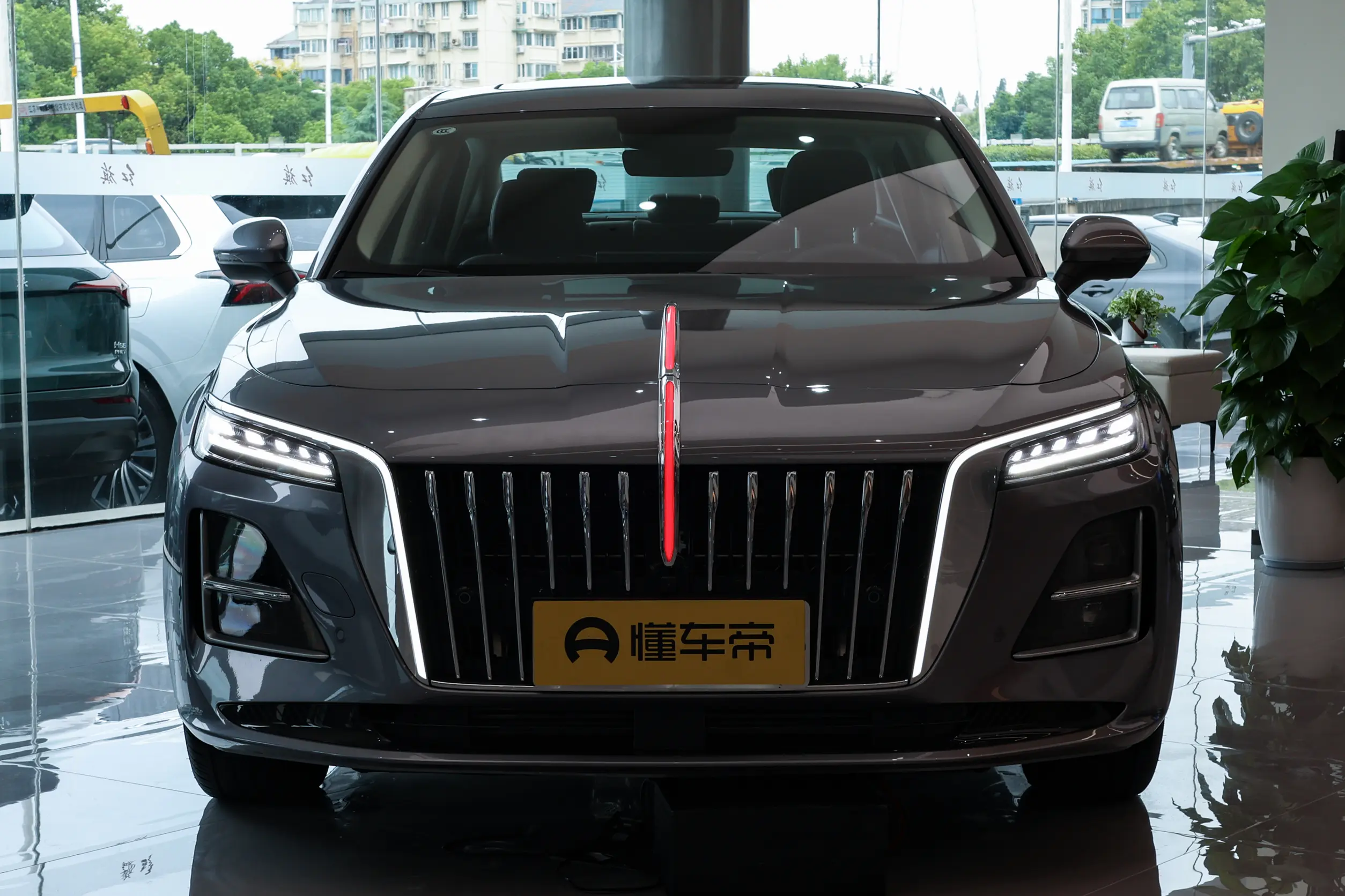 Hongqi H5: купить под заказ из Китая