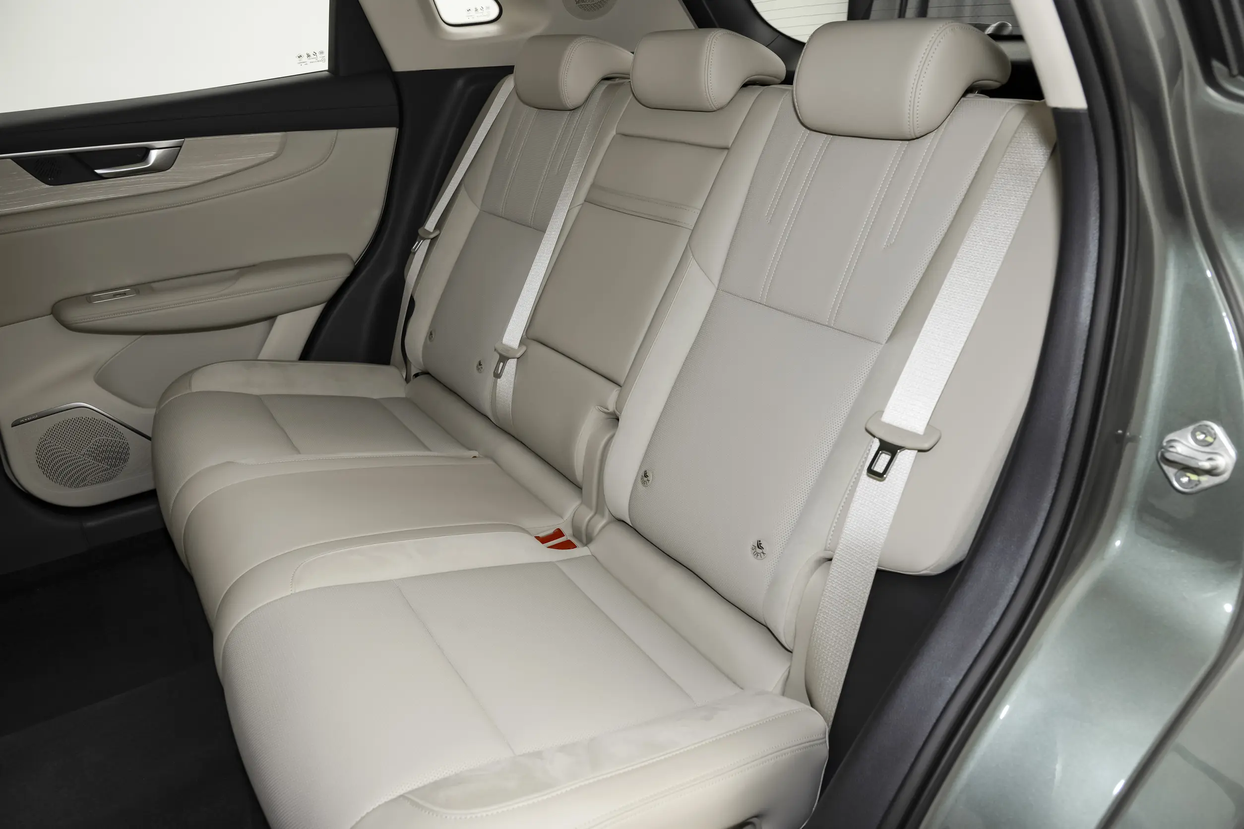 Hongqi HS5: купить под заказ из Китая