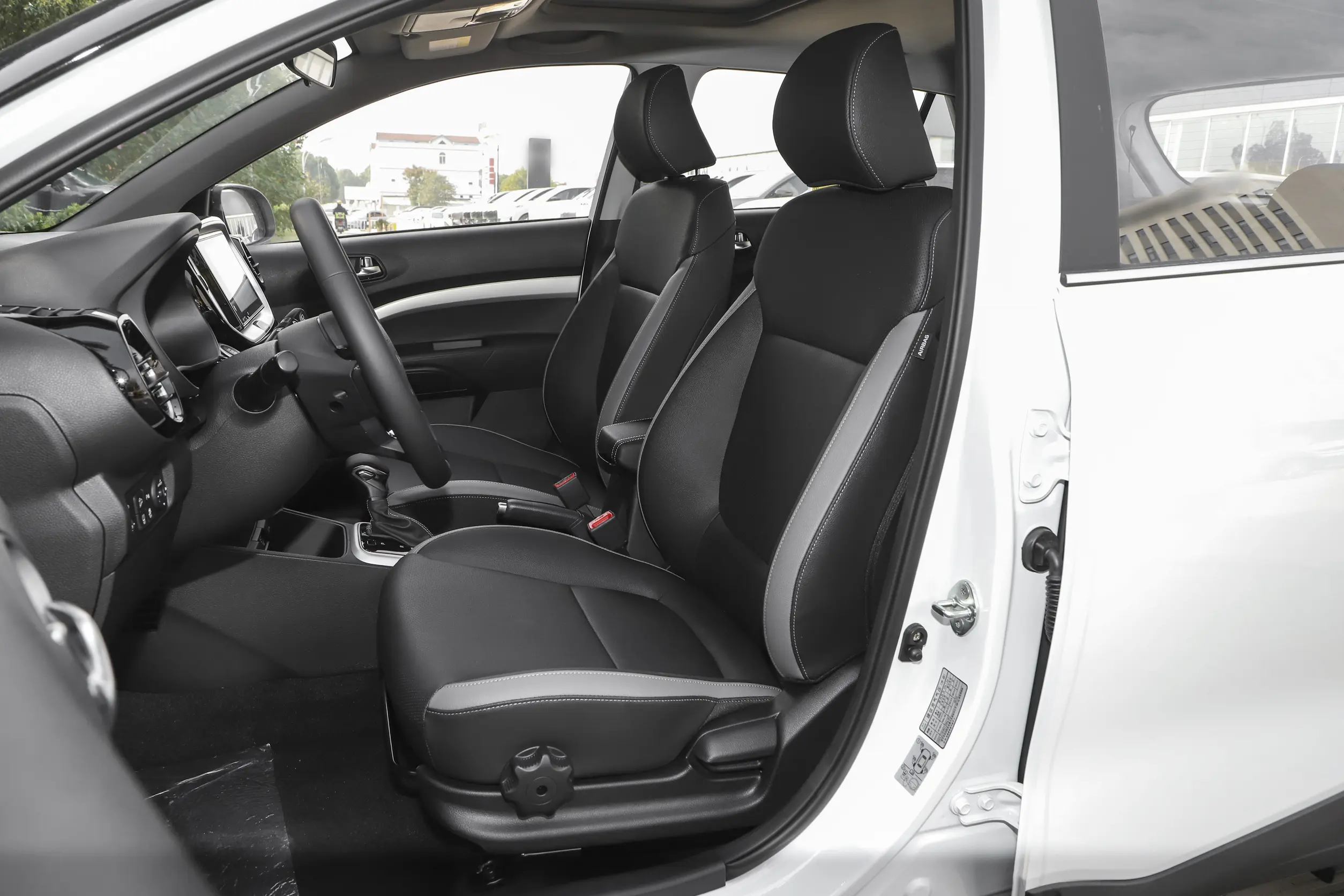 Kia Kx1: купить под заказ из Китая