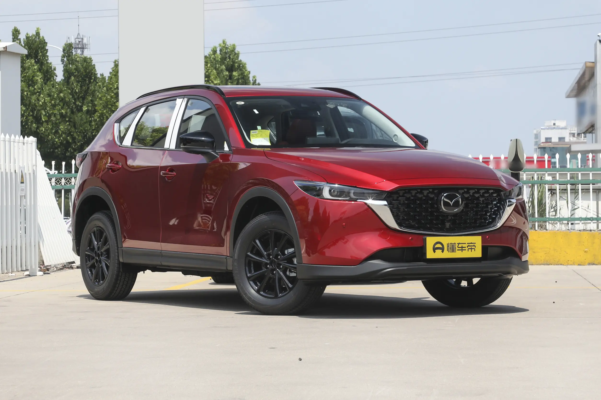Mazda CX-5 — фото автомобиля, который мы привозим под заказ