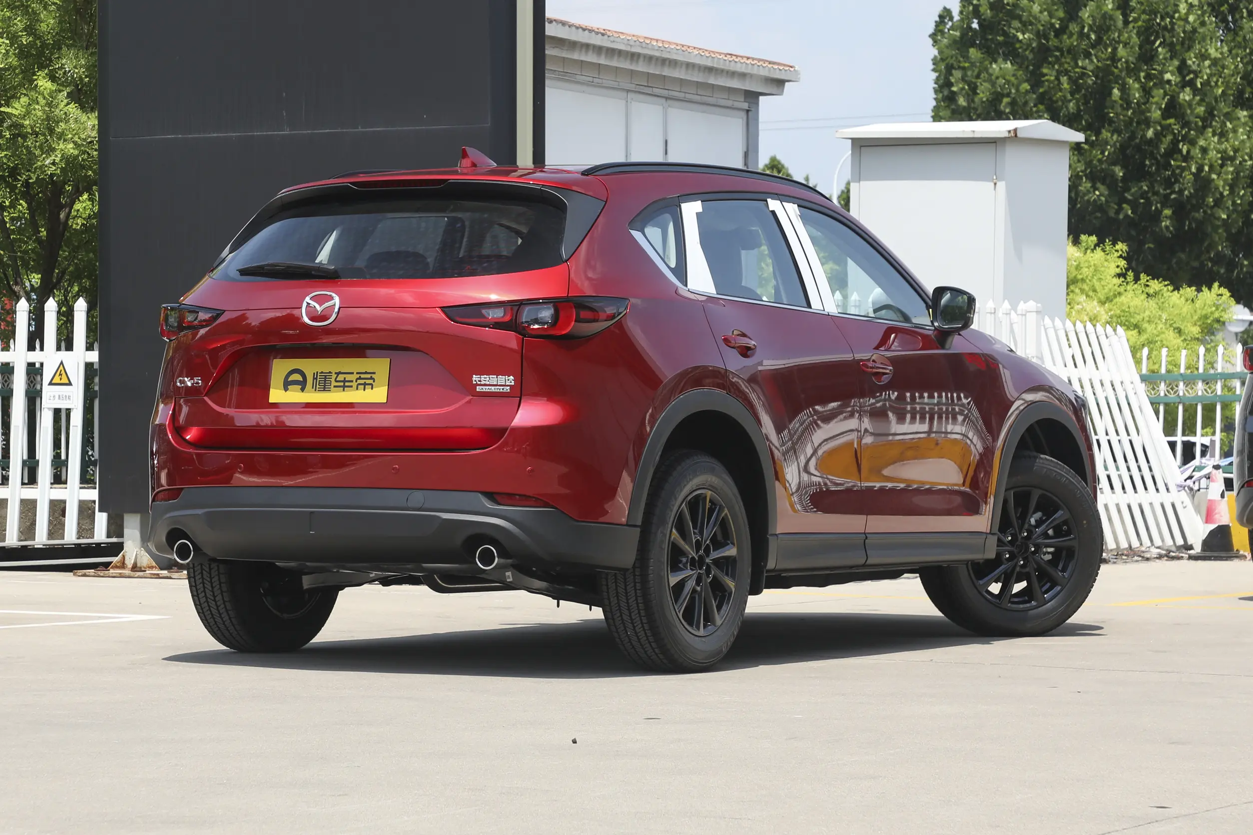 Mazda CX-5 — вид сзади