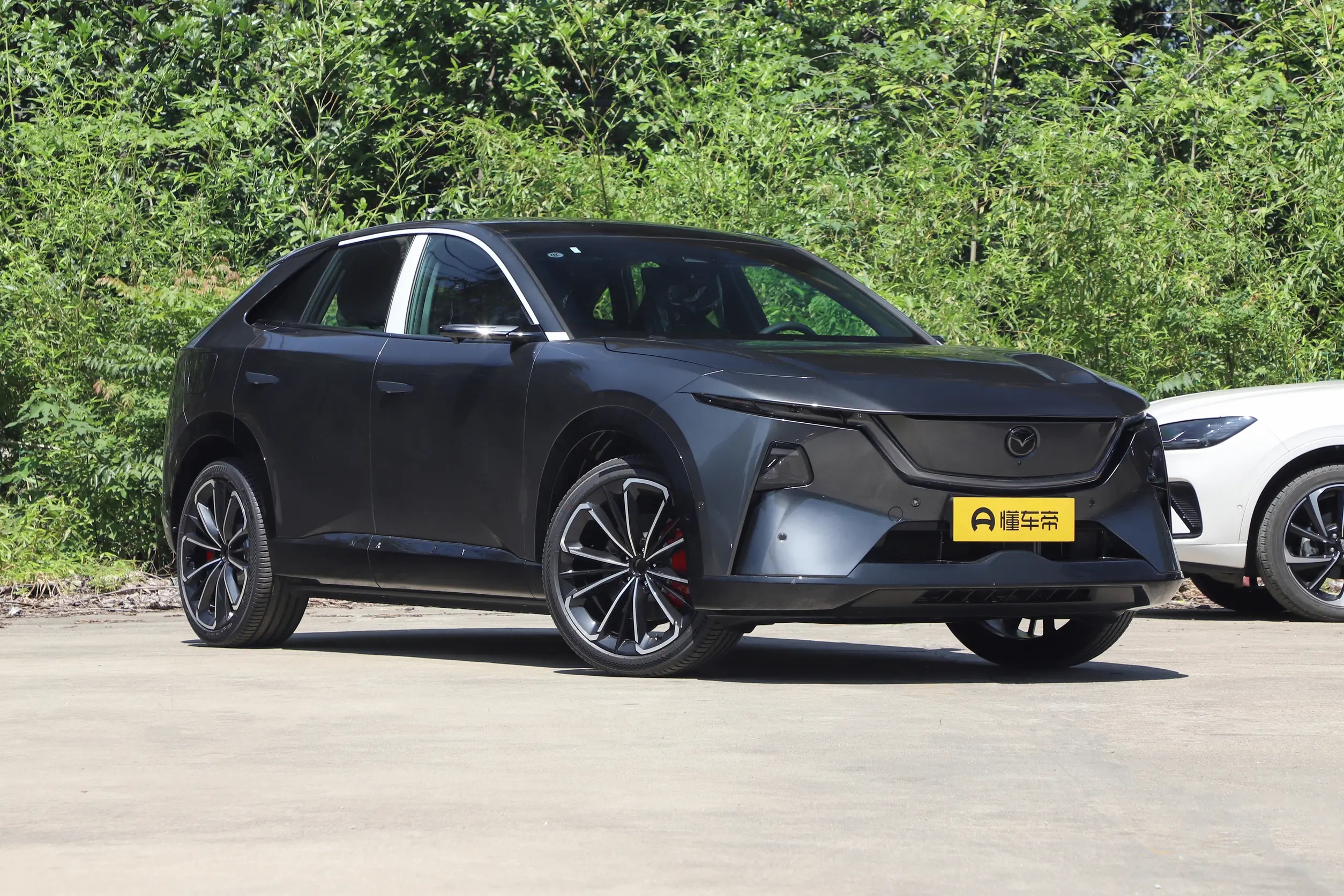 Mazda EZ-60: купить под заказ из Китая