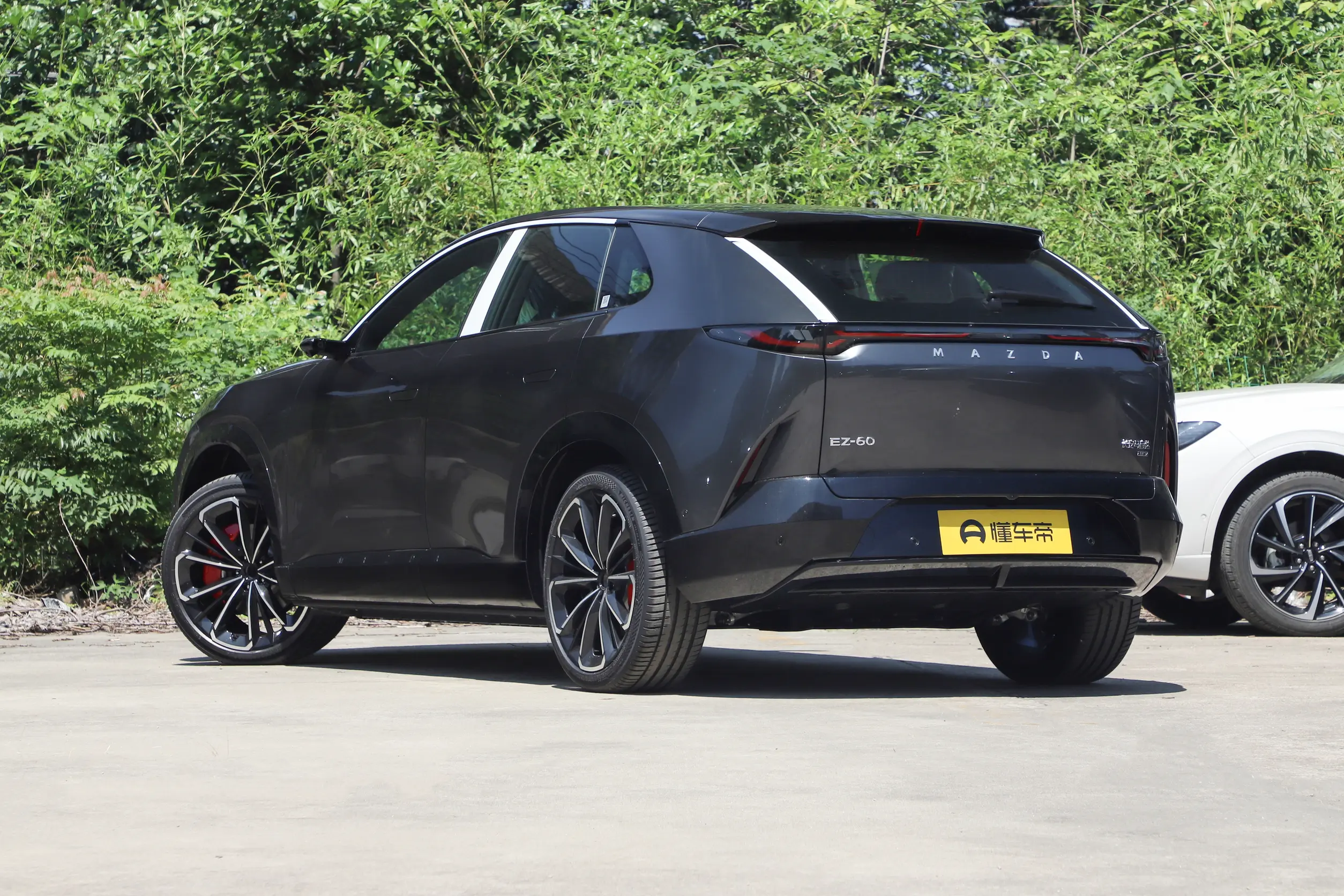 Mazda EZ-60: купить под заказ из Китая