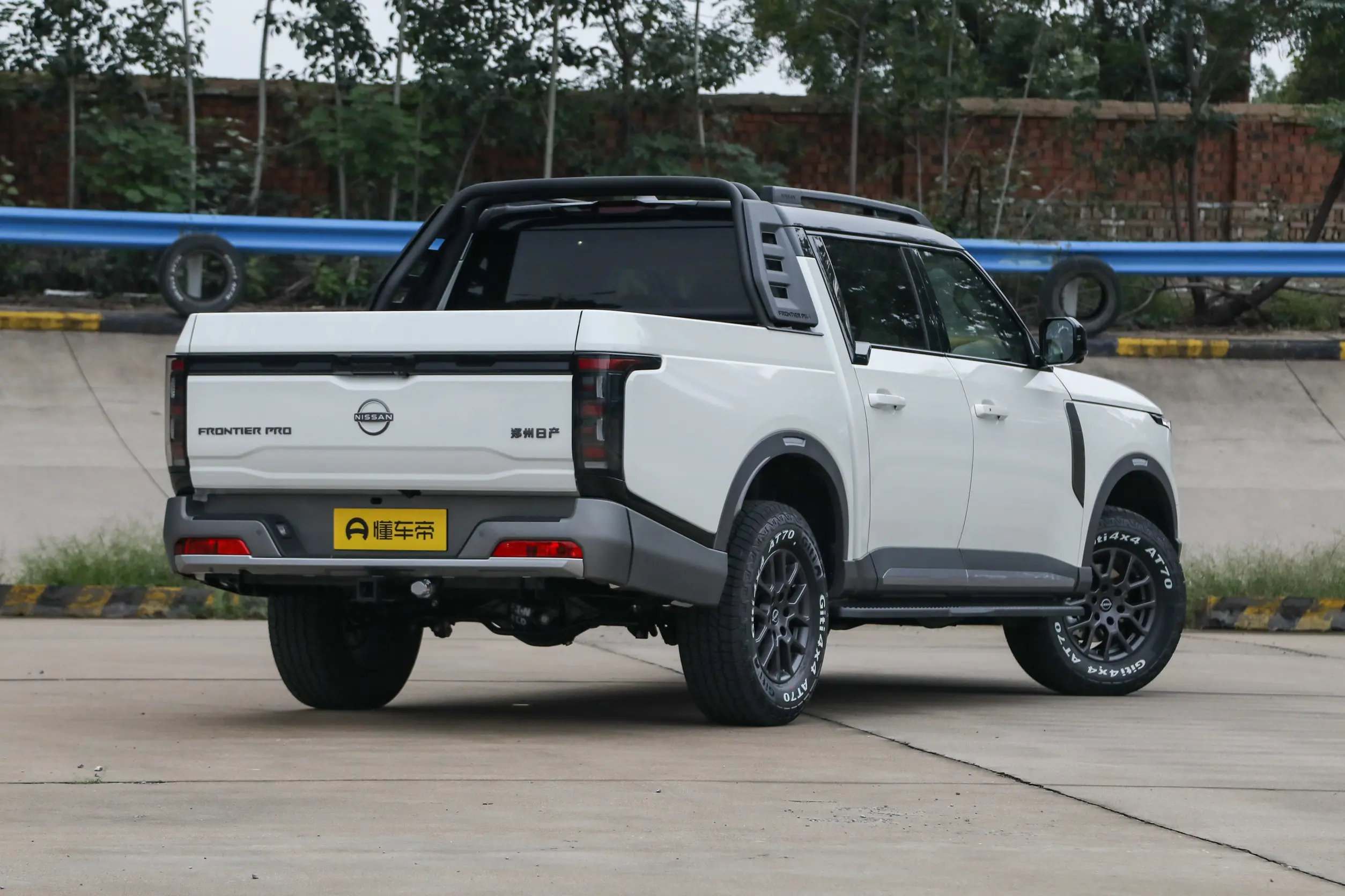 Nissan Frontier Pro: купить под заказ из Киргизии