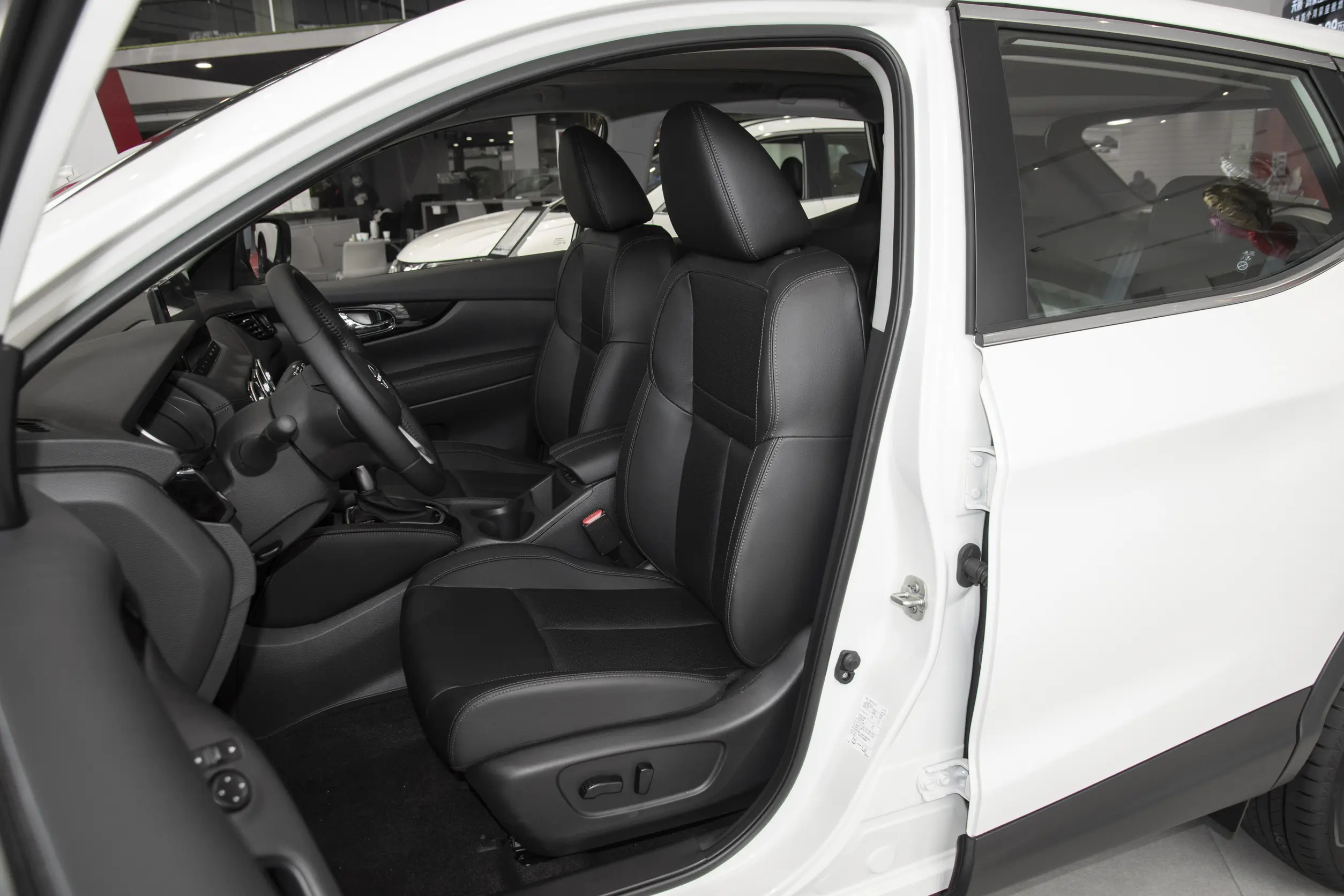 Nissan Qashqai: купить под заказ из Китая