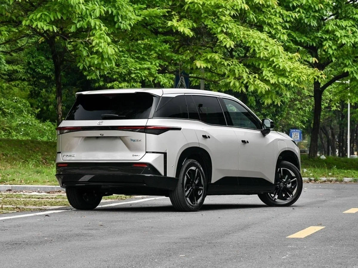 Toyota bZ3X: купить под заказ из Китая