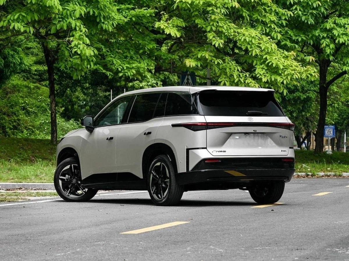 Toyota bZ3X: купить под заказ из Китая