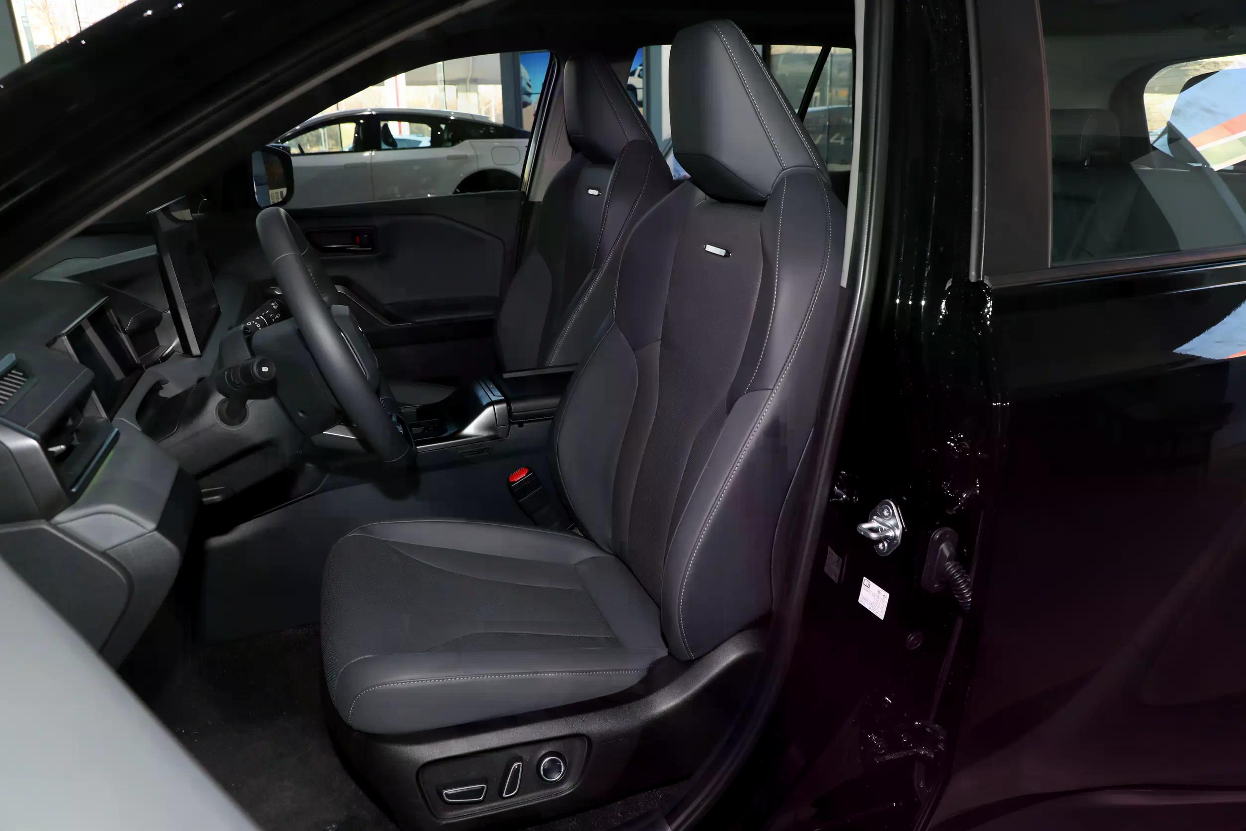 Toyota RAV4: купить под заказ из Киргизии