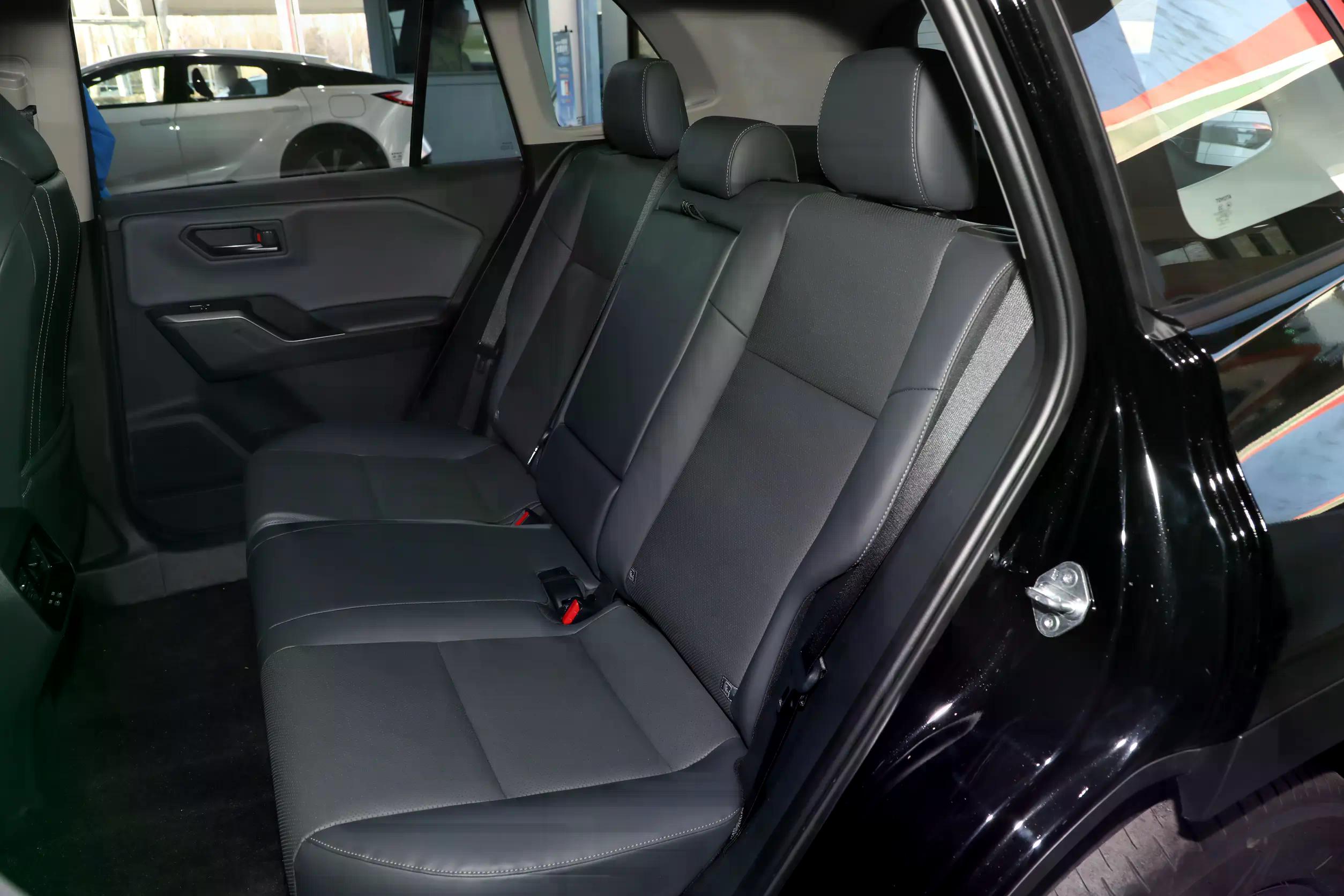 Toyota RAV4: купить под заказ из Киргизии