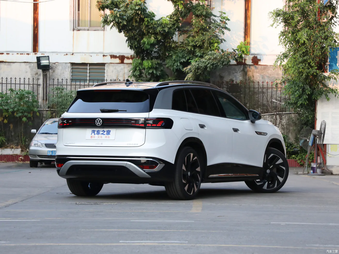 Volkswagen ID.6 Crozz: купить под заказ из Китая