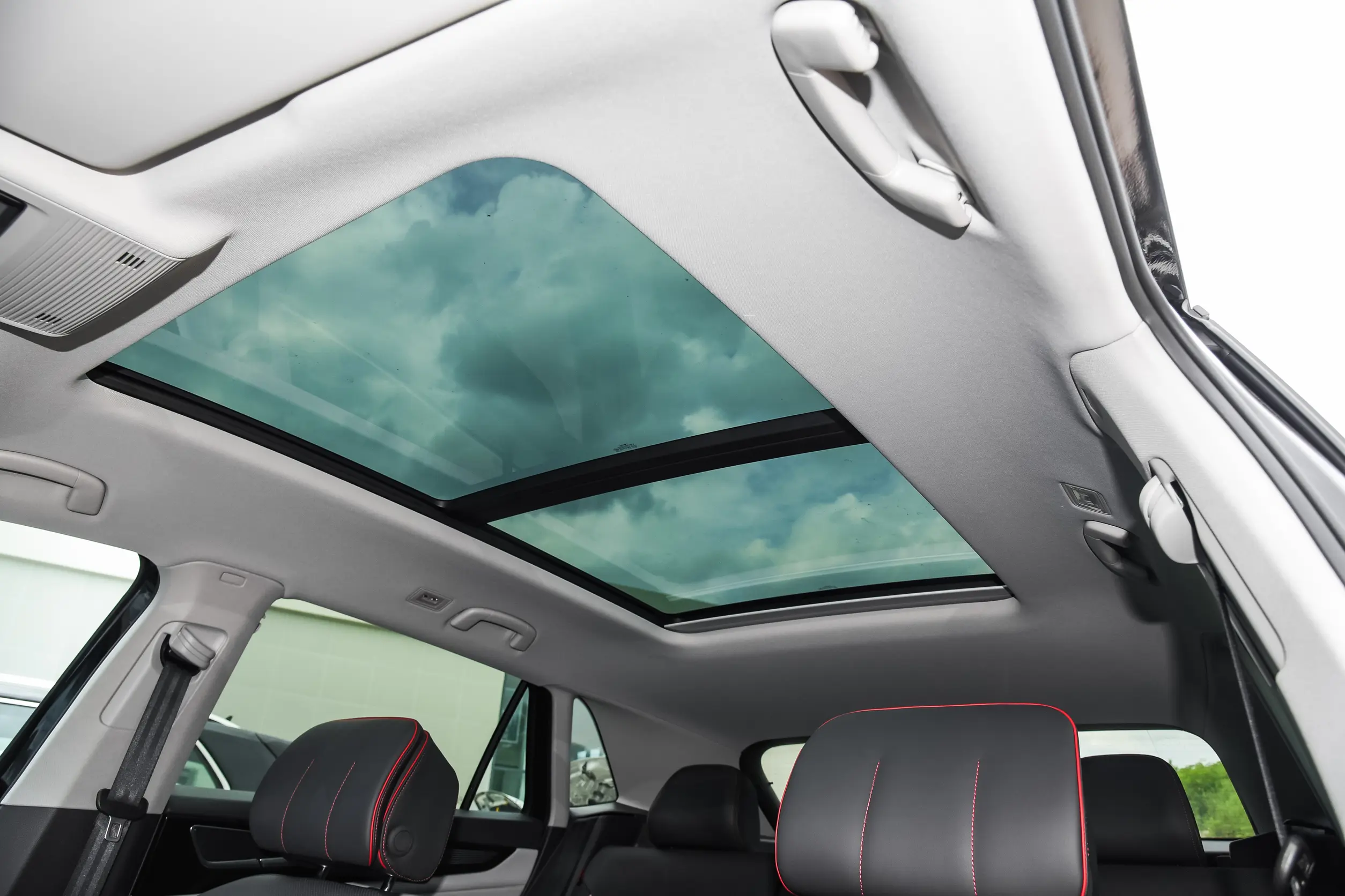 Volkswagen Teramont X: купить под заказ из Киргизии