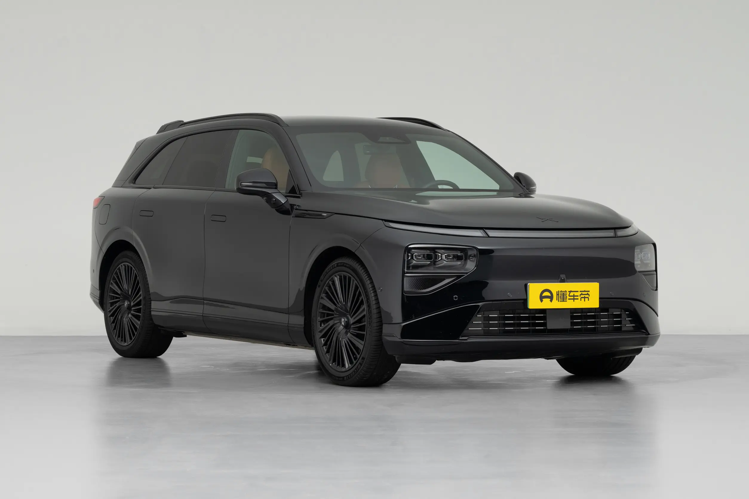 Xpeng G9: купить под заказ из Китая