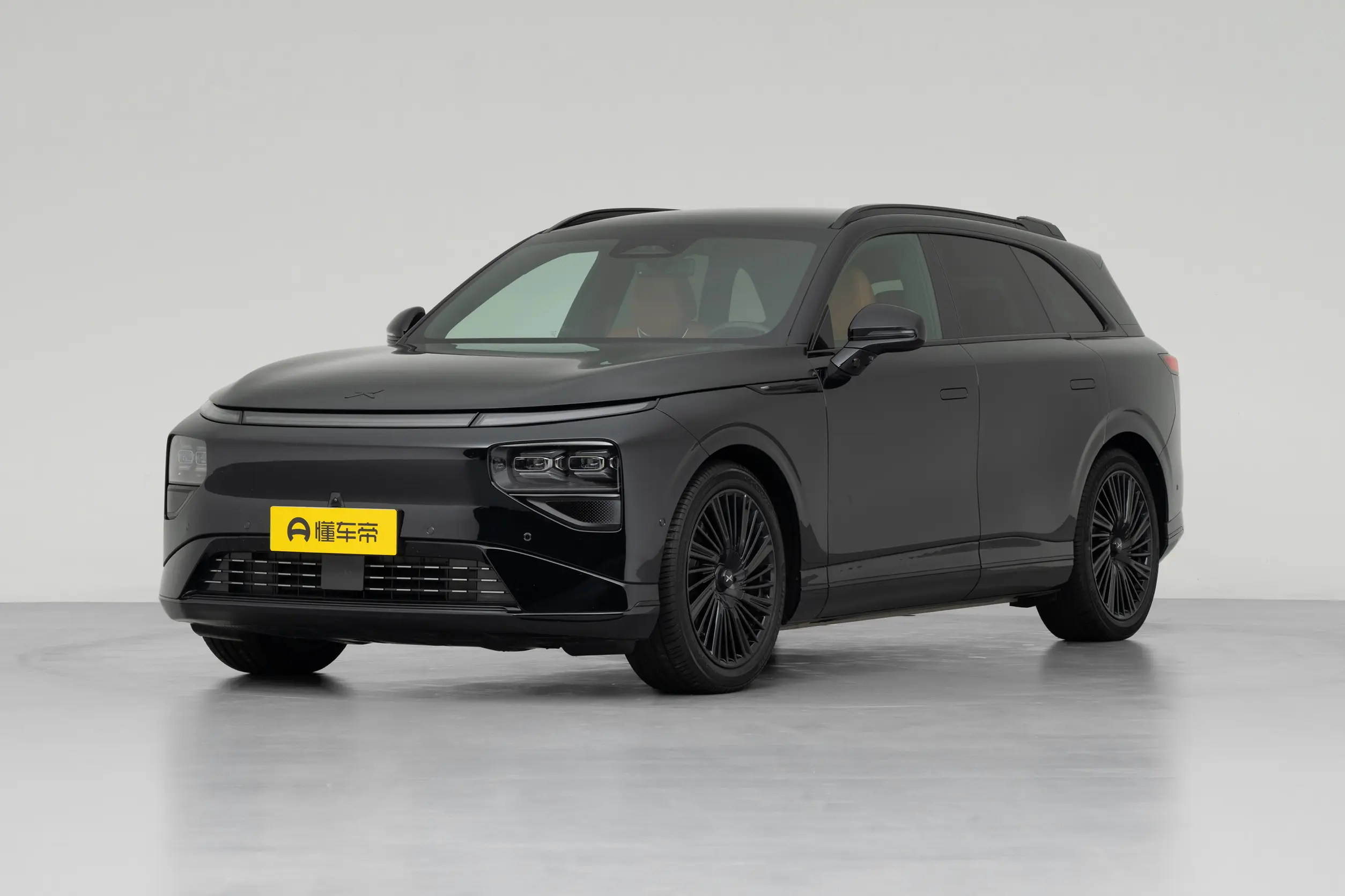 Xpeng G9: купить под заказ из Китая